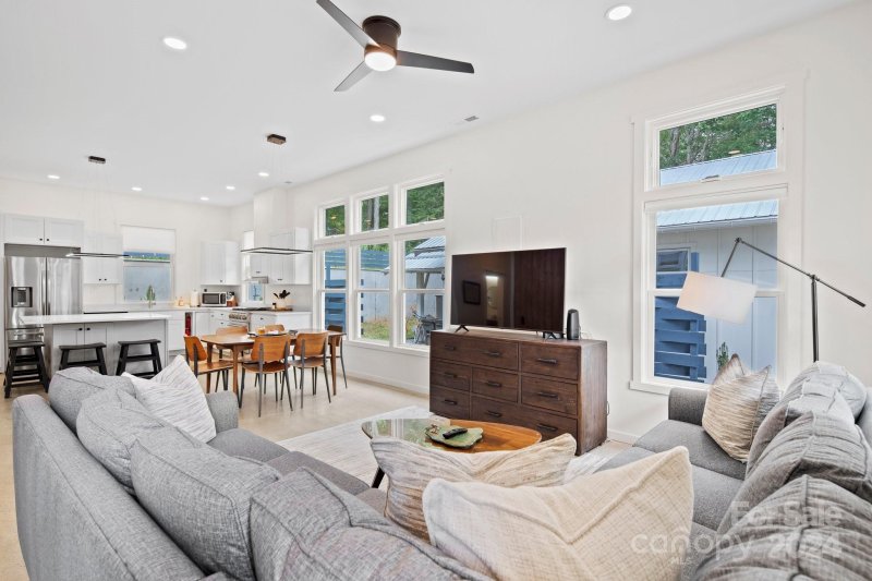 Property image 5 at 605 Hiawassee Avenue, Black Mountain, NC 28711