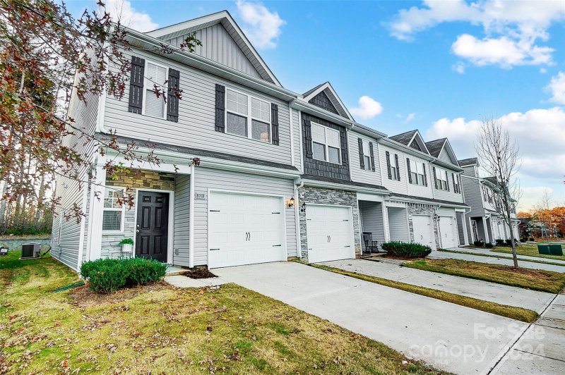 Property image 3 at 8101 Alderton Lane, Charlotte, NC 28215