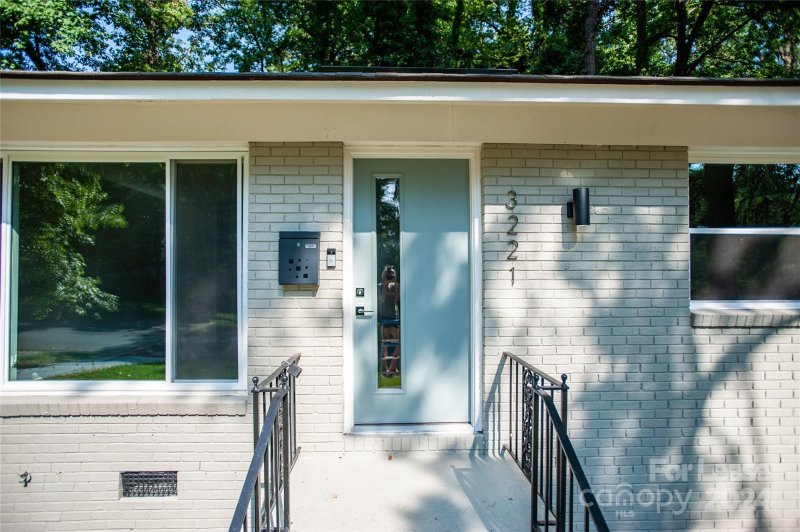 Property image 3 at 3221 Erskine Drive, Charlotte, NC 28205