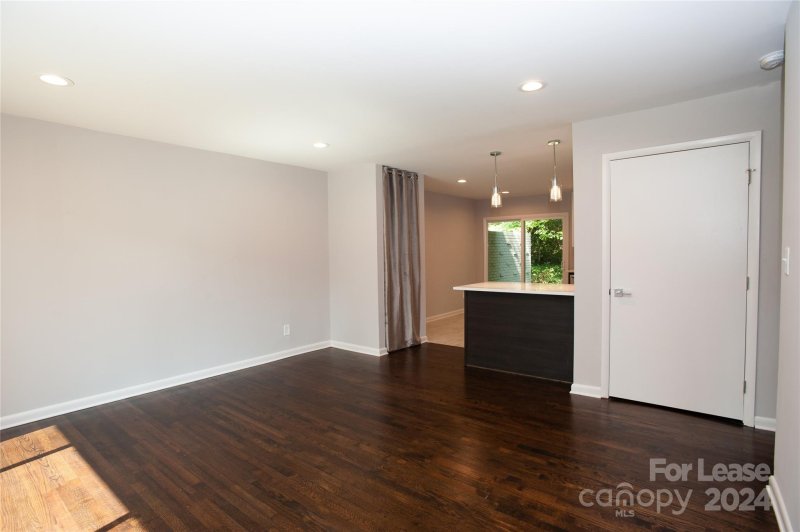 Property image 4 at 3221 Erskine Drive, Charlotte, NC 28205