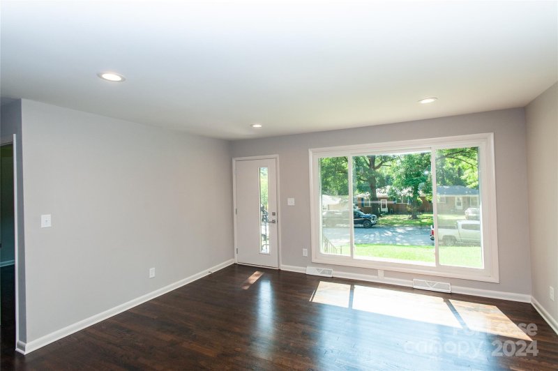 Property image 5 at 3221 Erskine Drive, Charlotte, NC 28205