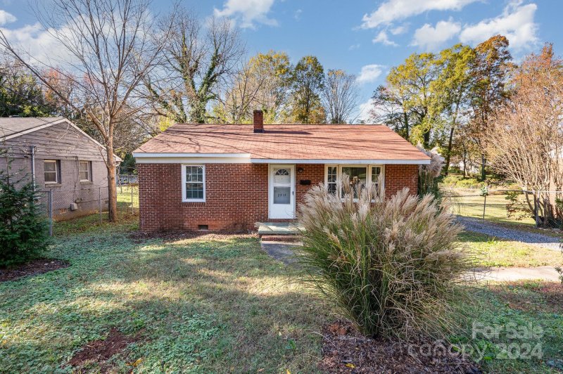 Property image 3 at 2515 Druid Hills Way, Charlotte, NC 28206