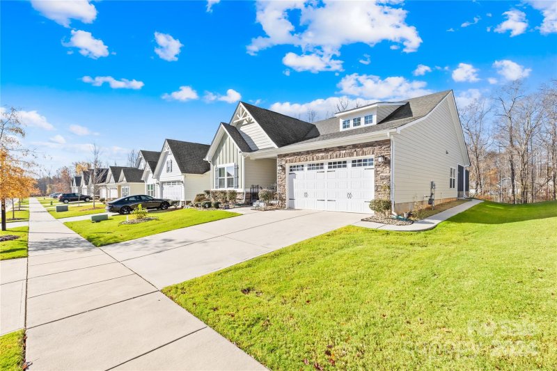 Property image 3 at 10352 Black Locust Lane, Charlotte, NC 28215