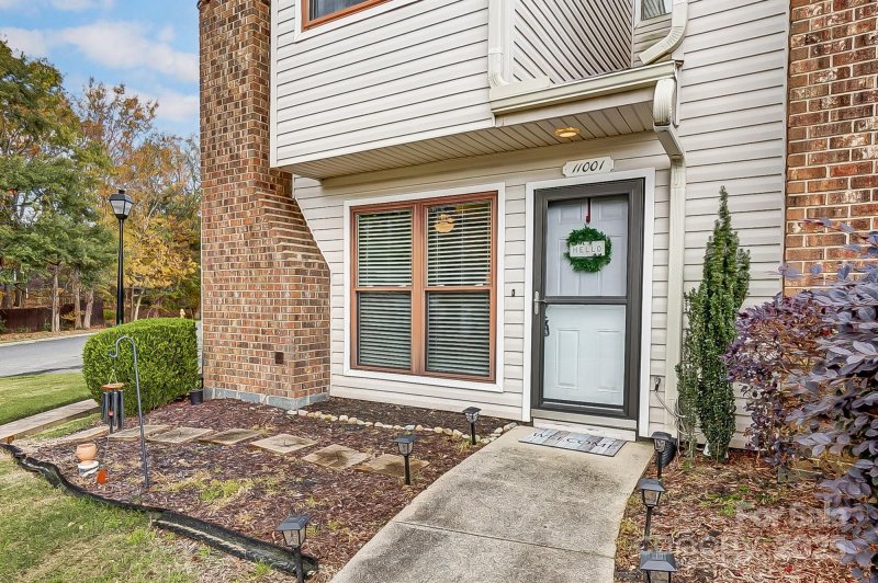 Property image 2 at 11001 Carmel Crossing Road, Charlotte, NC 28226