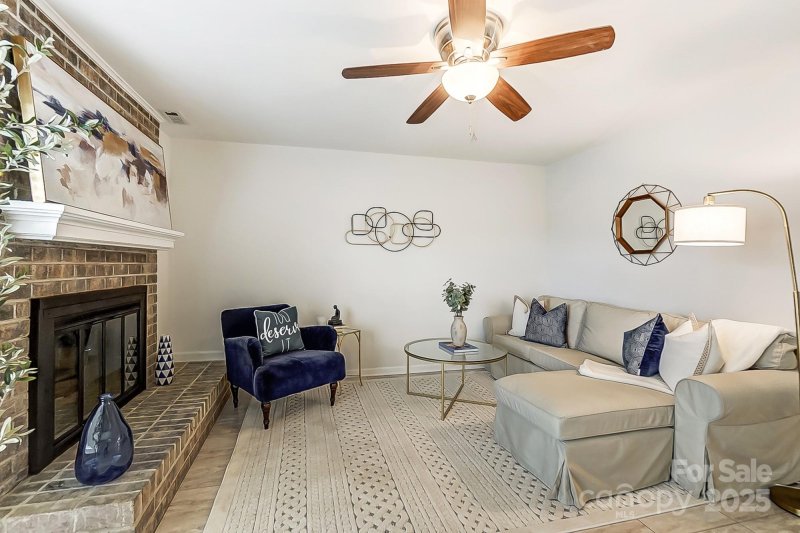 Property image 4 at 11001 Carmel Crossing Road, Charlotte, NC 28226