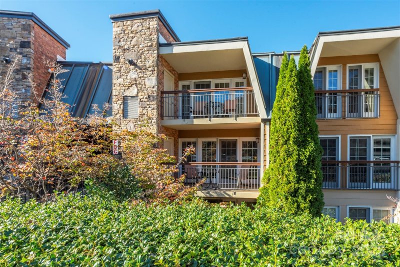 Property image 2 of 303 Bowling Park Road in Residences at Biltmore, Asheville, NC 28803