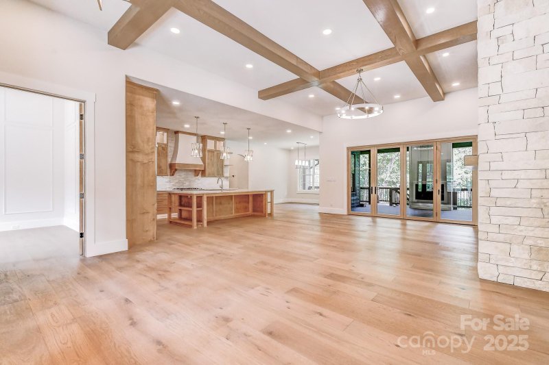 Property image 4 of 574 Skytop Farm Lane in Skytop Farm, Hendersonville, NC 28791