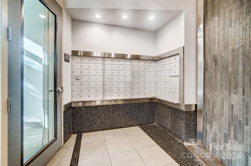 Property image 3 at 505 E 6th Street, Charlotte, NC 28202