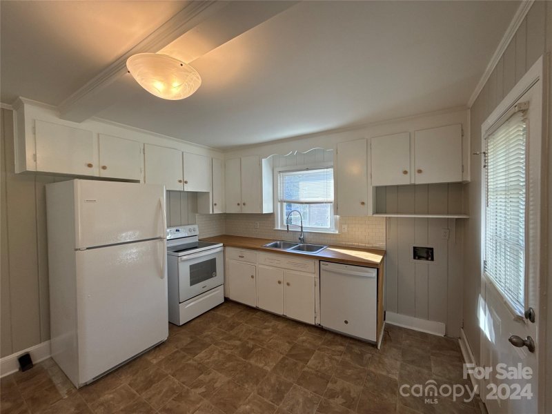 Property image 3 at 1300 Weststone Drive, Charlotte, NC 28208