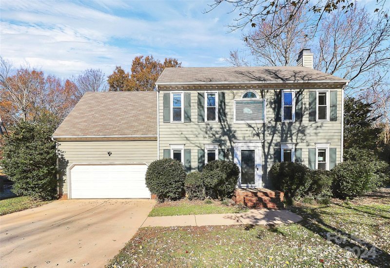 9502 Saddle Run Trail