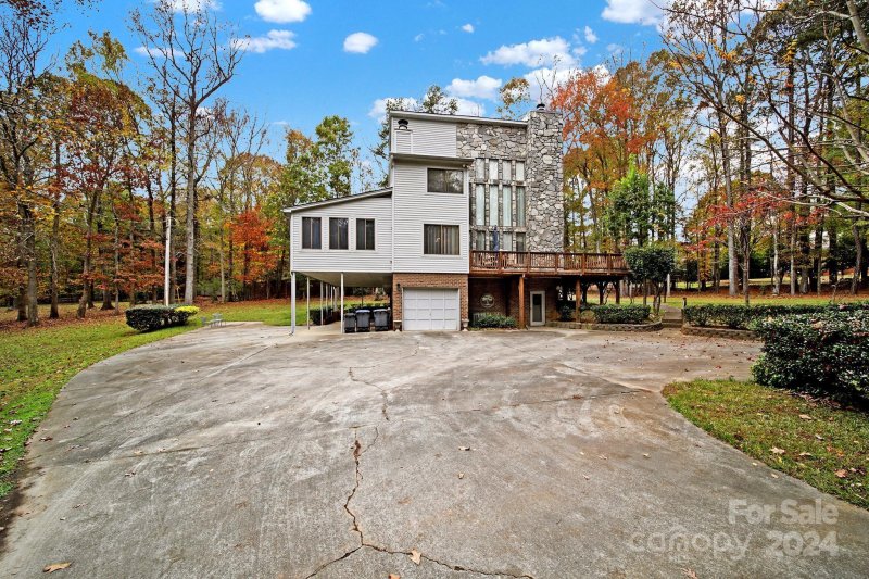 Property image 2 at 533 Amanda Drive, Matthews, NC 28104