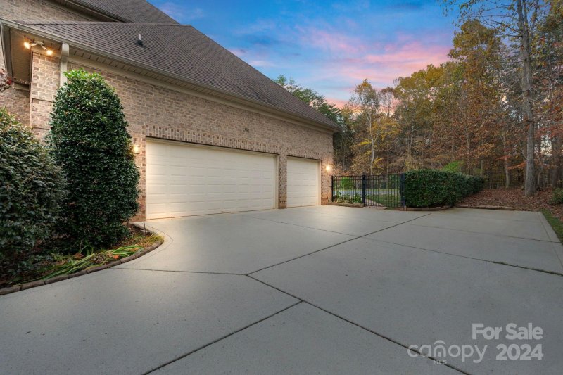 Property image 3 at 7381 Bay Cove Court, Denver, NC 28037