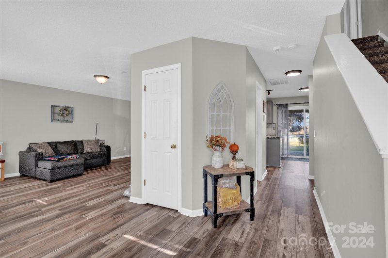 Property image 4 at 123 Cinebar Road, Mooresville, NC 28115