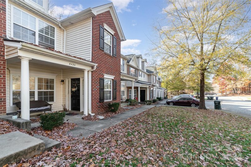 Property image 2 at 8424 Summerglen Circle, Charlotte, NC 28227