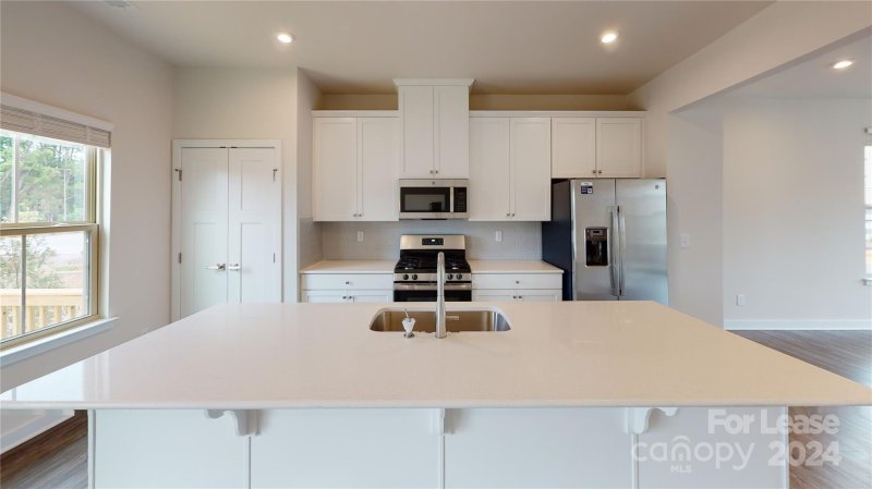 Property image 2 at 104 Helm Lane, Mooresville, NC 28117