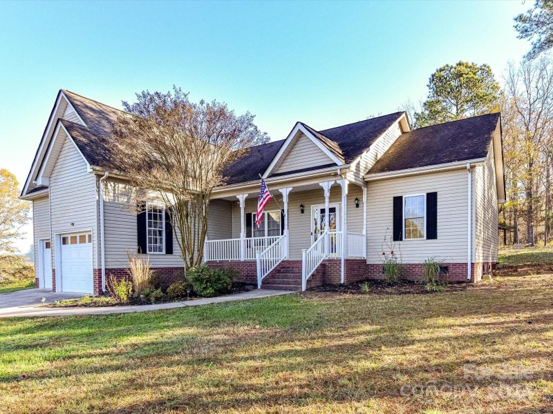 Property image 3 at 827 Hathcock Glen Drive, Oakboro, NC 28129
