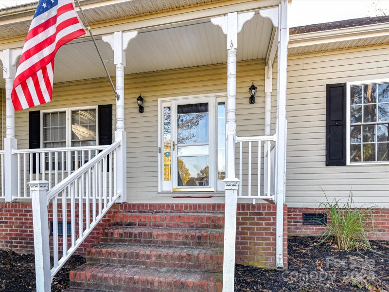 Property image 4 at 827 Hathcock Glen Drive, Oakboro, NC 28129