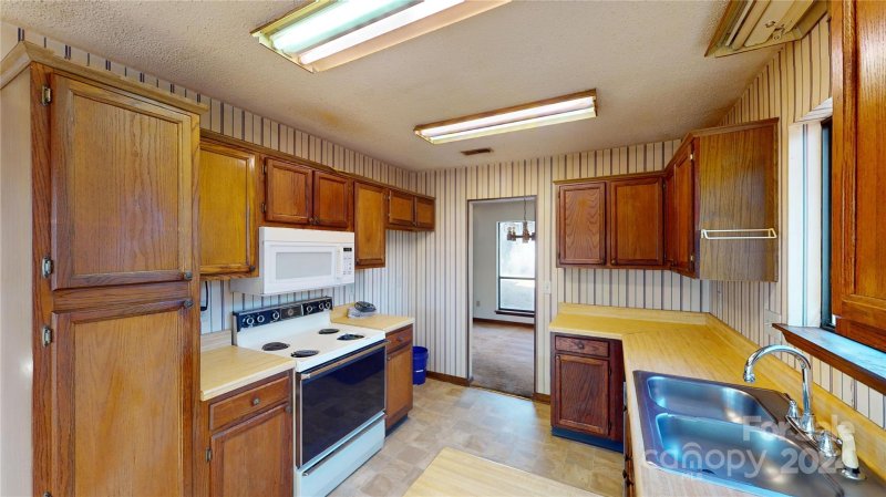 Property image 5 at 7524 Eastbourne Road, Charlotte, NC 28227