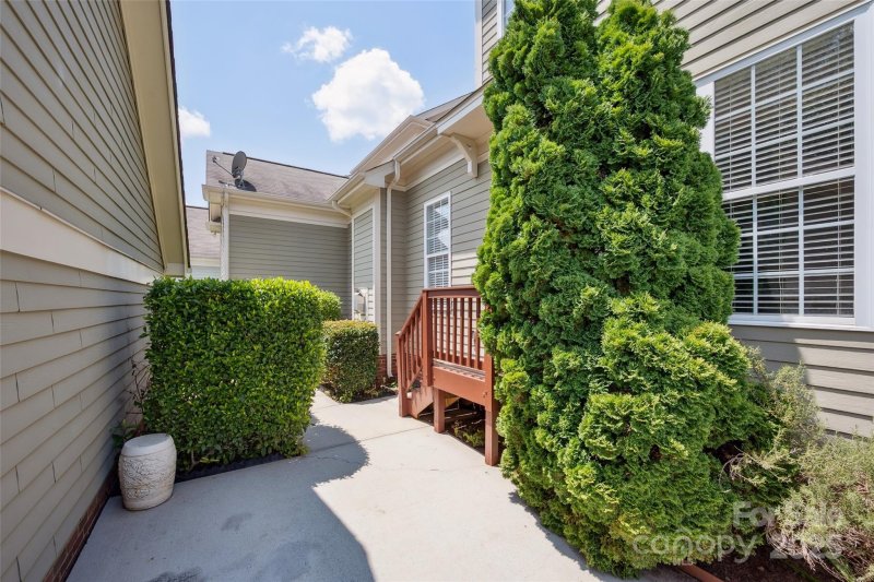 Property image 3 of 14632 Holly Springs Drive in Monteith Park, Huntersville, NC 28078