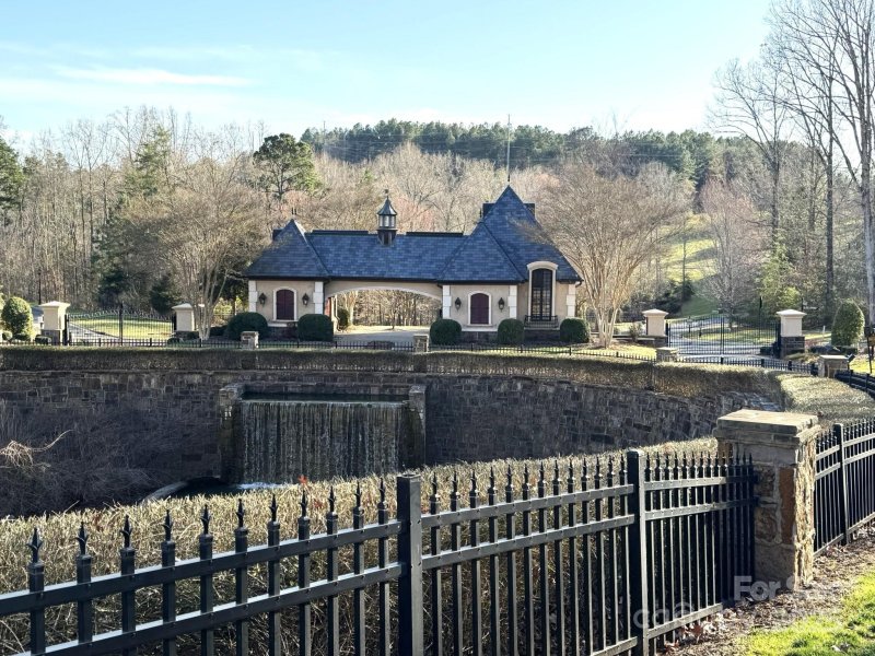1304 Reflection Pointe Boulevard