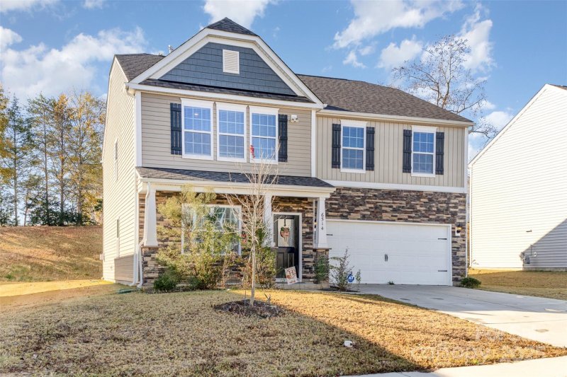 Property image 2 at 6514 Ellimar Field Lane, Charlotte, NC 28215