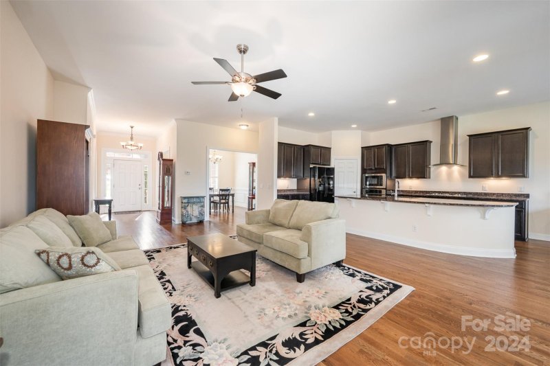 Property image 3 at 8322 Curico Lane, Charlotte, NC 28227