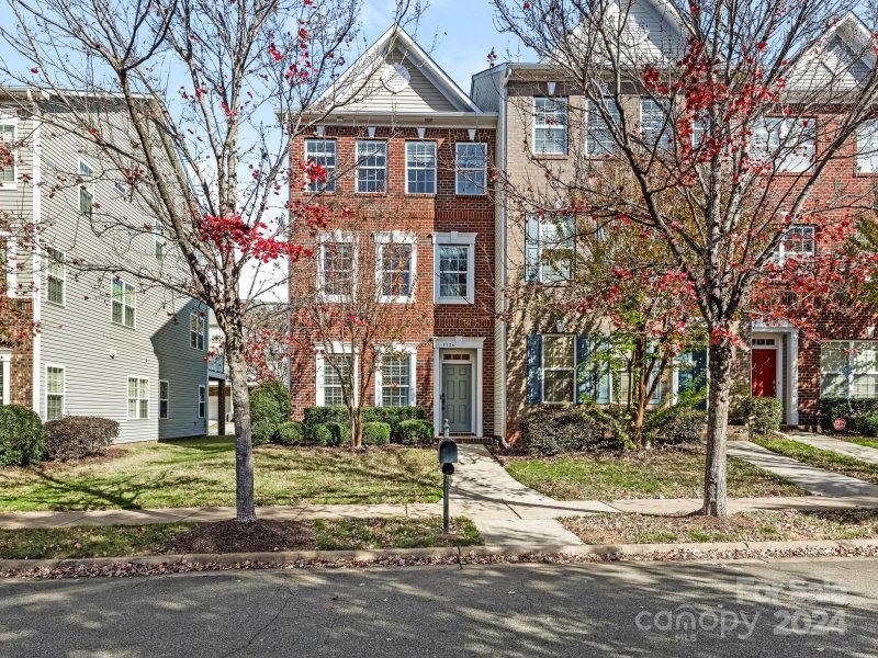 5526 Whitehawk Hill Road