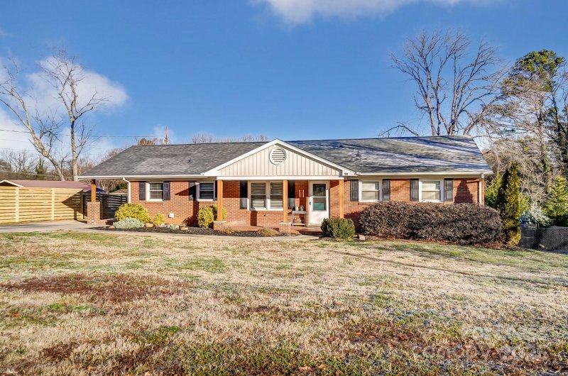 Property image 2 at 10 Spruce Pine Drive, Belmont, NC 28012