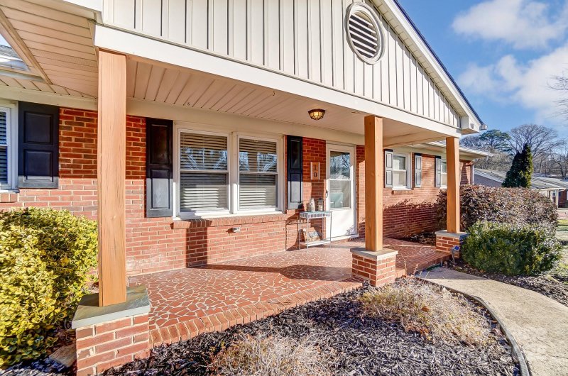 Property image 3 at 10 Spruce Pine Drive, Belmont, NC 28012