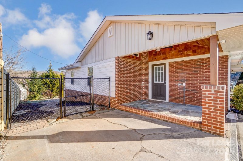 Property image 5 at 10 Spruce Pine Drive, Belmont, NC 28012