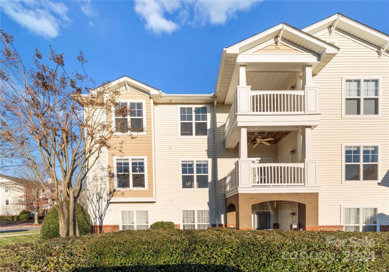 Property image 3 at 9145 Mcdowell Creek Court, Cornelius, NC 28031