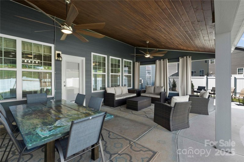 Property image 4 at 3877 Lake Breeze Drive, Sherrills Ford, NC 28673