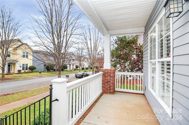 Property image 2 at 112 E Morehouse Avenue, Mooresville, NC 28117