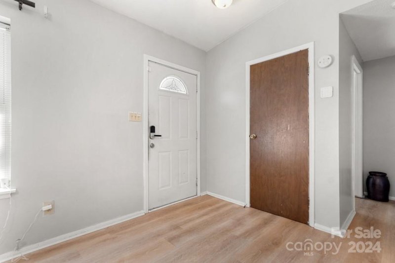 Property image 3 at 2000 Lilly Pond Court, Charlotte, NC 28273