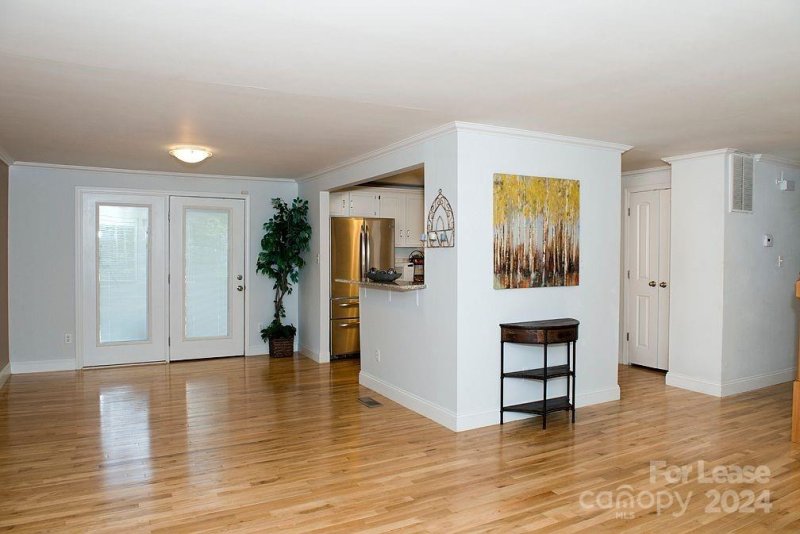 Property image 4 at 6609 Morganford Road, Charlotte, NC 28211