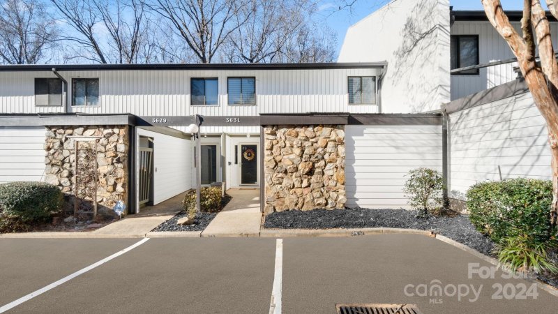 Property image 2 at 3631 Maple Glenn Lane, Charlotte, NC 28226