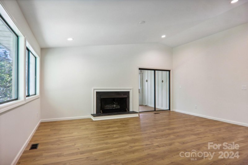 Property image 4 at 893 Indian Hill Road, Hendersonville, NC 28791