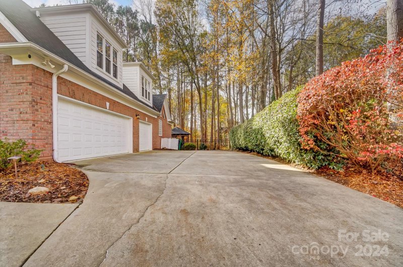 Property image 4 at 12539 Overlook Mountain Drive, Charlotte, NC 28216