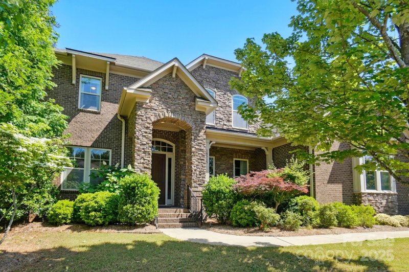 Property image 3 at 16515 Governors Club Court, Charlotte, NC 28278