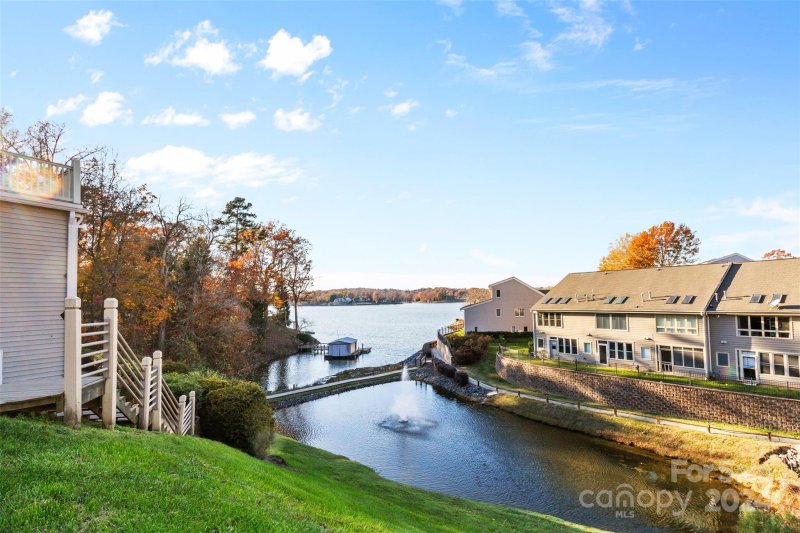 Property image 3 at 14610 Waterside Drive, Charlotte, NC 28278