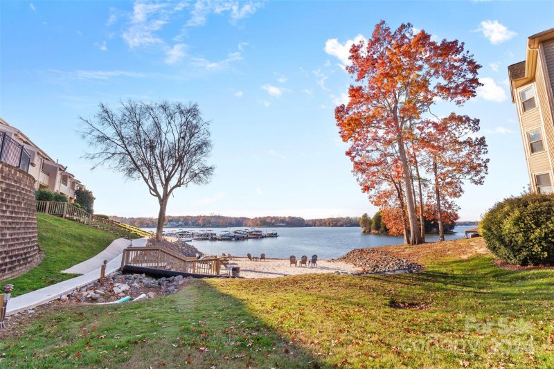 Property image 4 at 14610 Waterside Drive, Charlotte, NC 28278