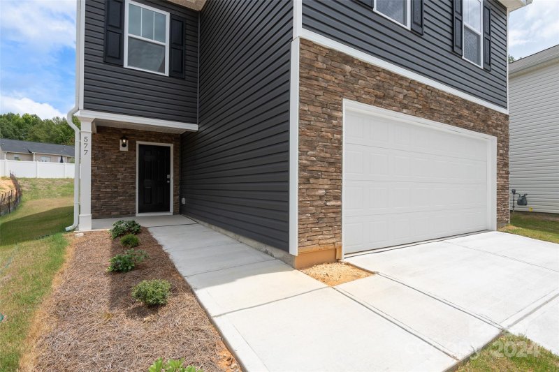 Property image 4 at 1019 20th Avenue Loop, Hickory, NC 28602