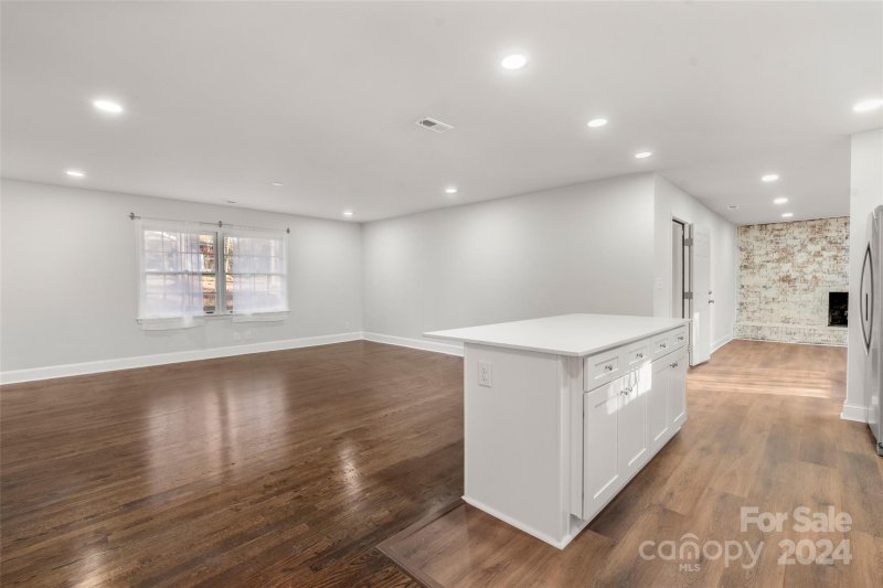 Property image 4 at 140 Summerlea Drive, Charlotte, NC 28214