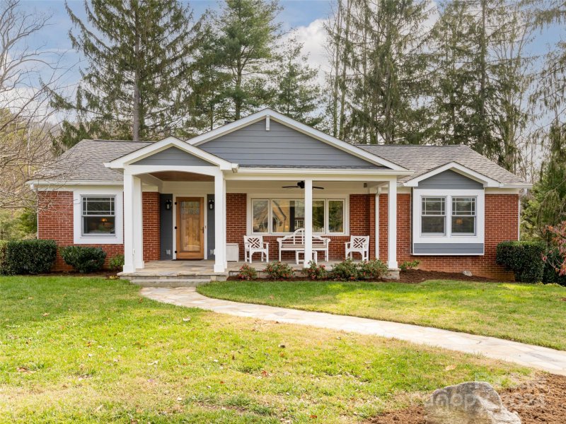 16 Griffing Boulevard