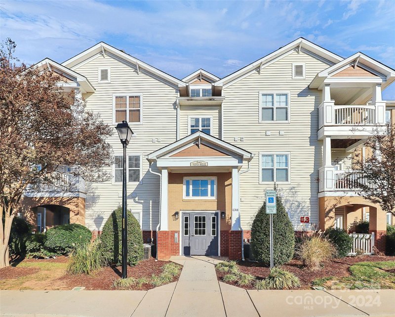 Property image 2 at 16316 Redstone Mountain Lane, Charlotte, NC 28277