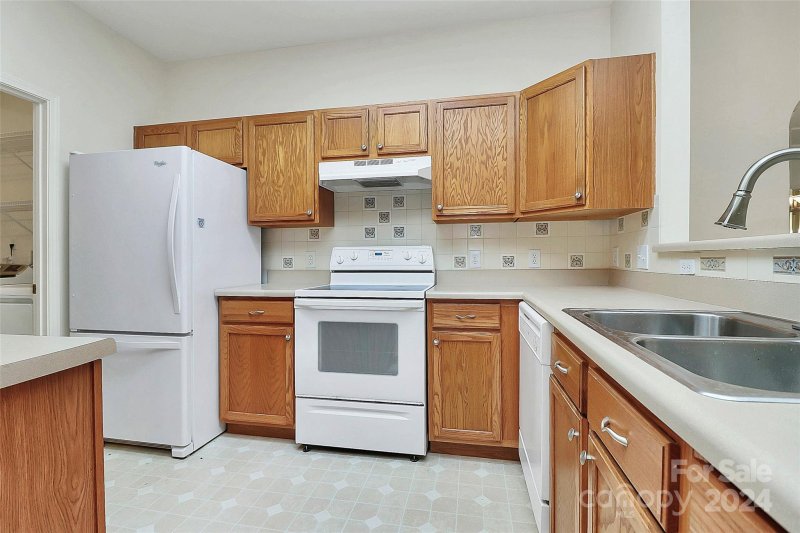 Property image 3 at 16316 Redstone Mountain Lane, Charlotte, NC 28277