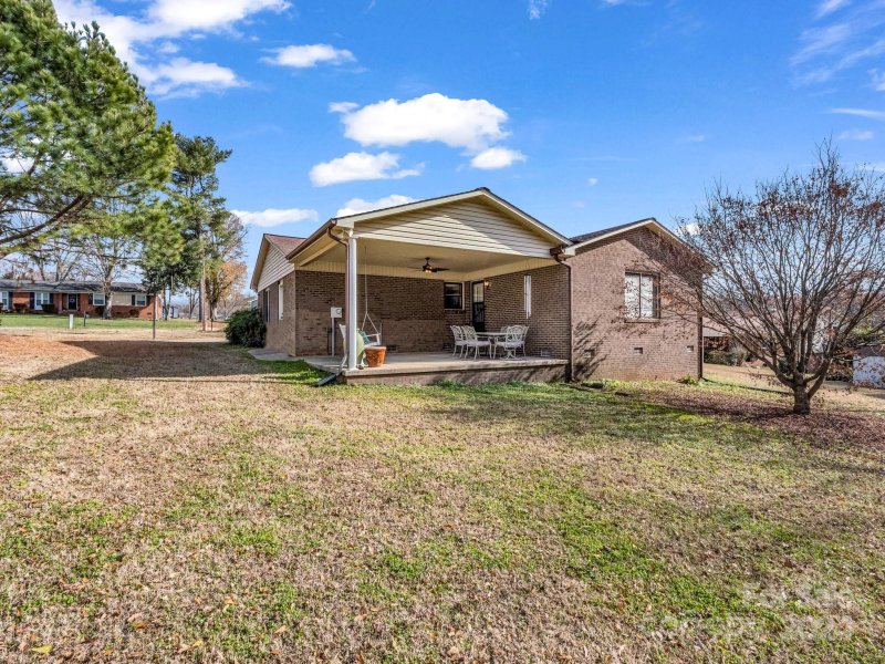 Property image 2 at 910 Tait Street, Lincolnton, NC 28092