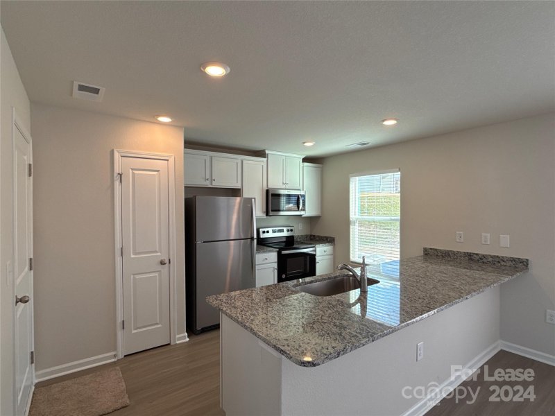 Property image 4 at 8008 Moose Creek Drive, Charlotte, NC 28214