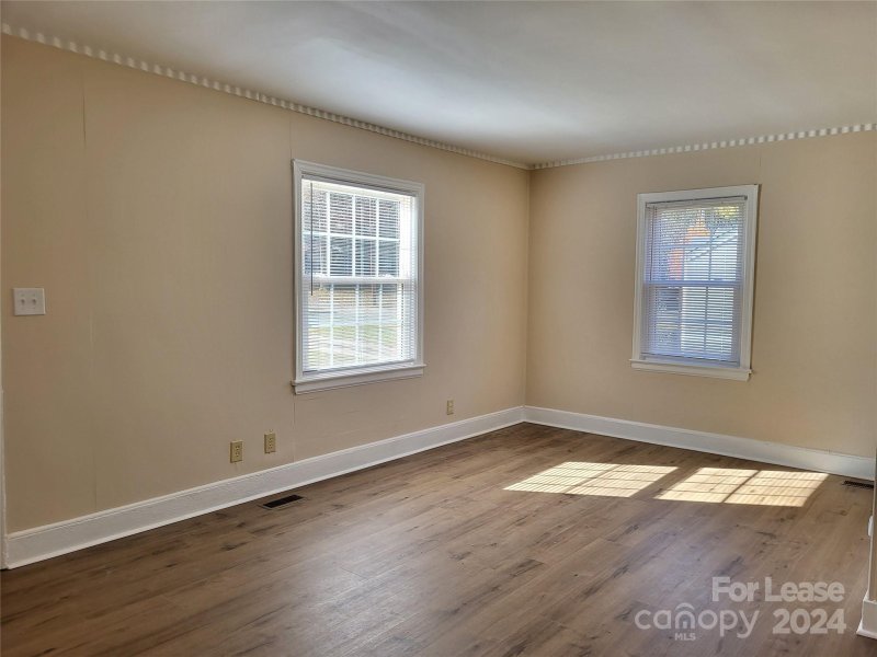 Property image 2 at 514 Winston Street, Charlotte, NC 28206