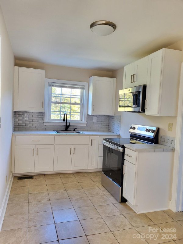 Property image 3 at 514 Winston Street, Charlotte, NC 28206